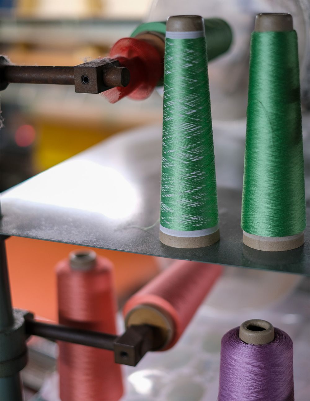 金襴生地工房の様子