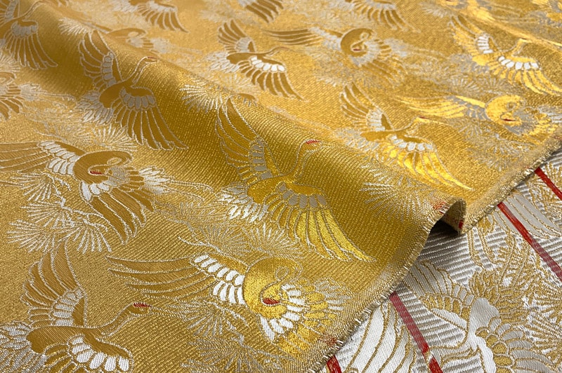 金襴生地 瑞鶴飛翔文(金)