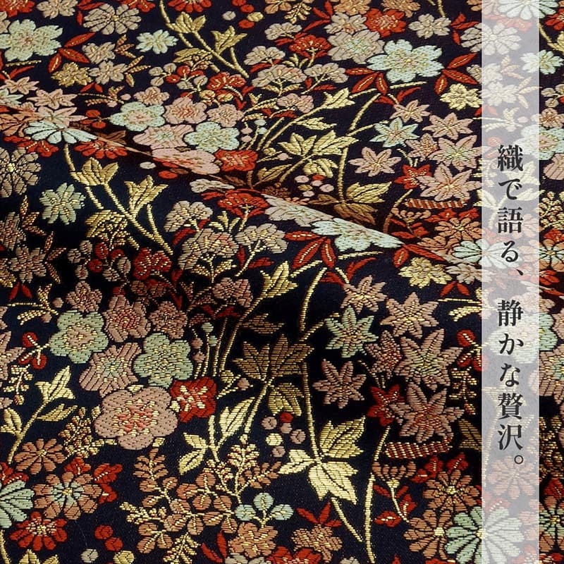 金襴織物 草花文 全体柄の様子