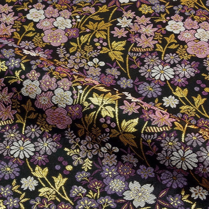 金襴織物 草花文 角度違いの柄表現