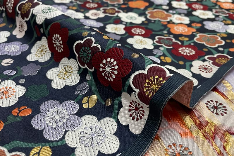 京都西陣織・金襴生地 枝梅文（紺）