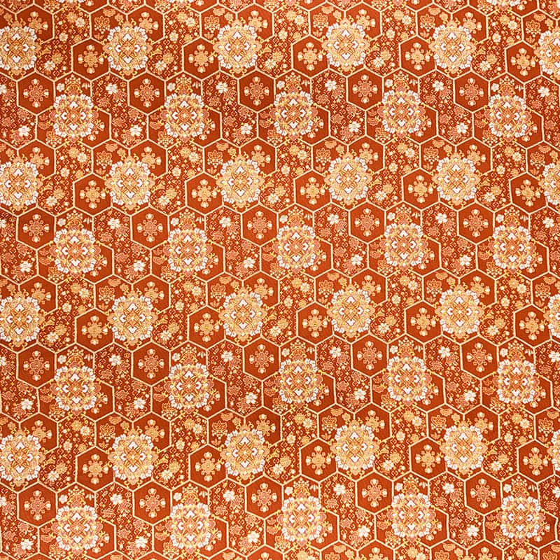 金襴織物 瑞祥亀甲華文（紅樺色） 金糸の光沢感