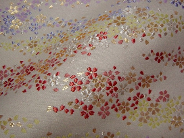 金襴織物 桜花流れ