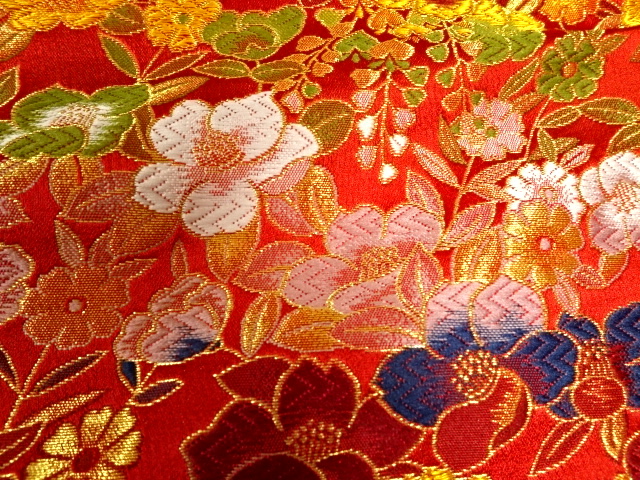 花椿（赤）柄の金襴織物なら、和柄生地専門店の都香庵