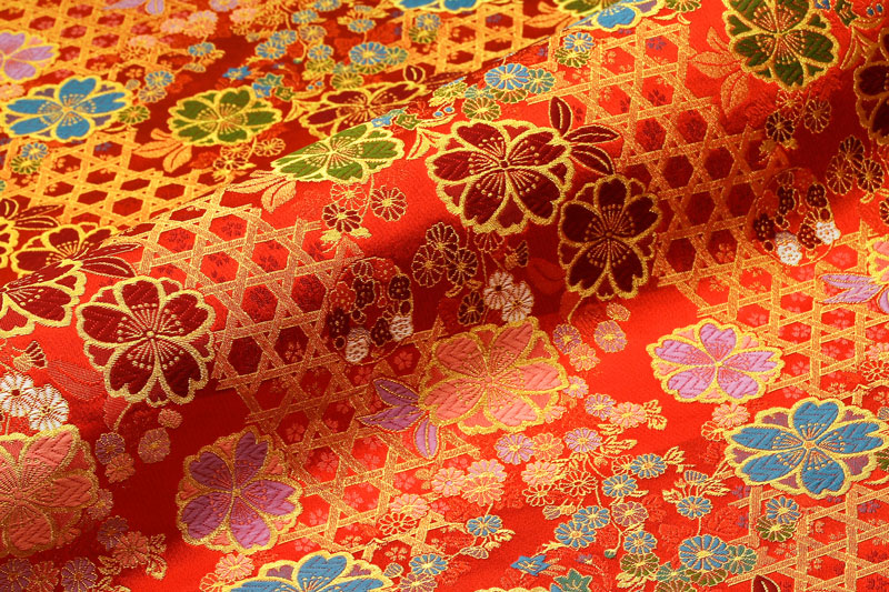 金襴織物 籠目垣に八重桜（赤）