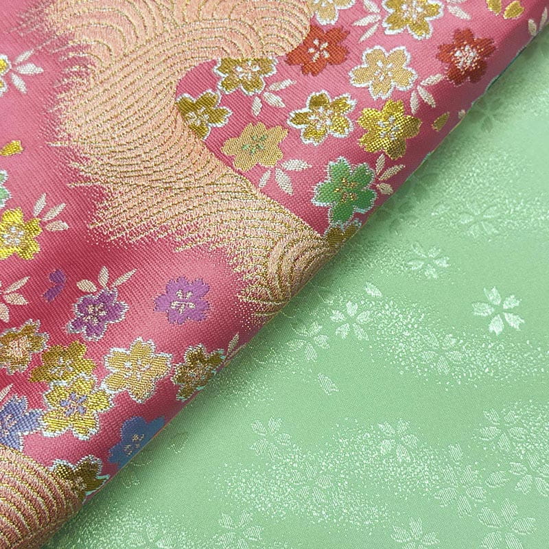 金襴織物 さざ波桜（紅梅色） 裏地との組み合わせ例